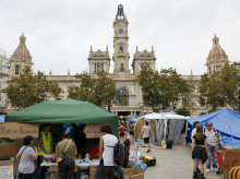 espana/comunidad-valenciana/20261007/acampada-vivienda-valencia-boicotea-celebraciones-9-doctubre_466696