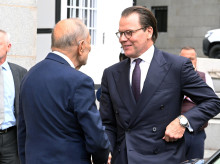 gente/20261006/principe-daniel-suecia-madrid-visita-museo-prado-encuentro-javier-solana_466782