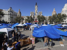 espana/comunidad-valenciana/20261007/pirotecnicos-reclaman-restitucion-inmediata-plaza-ayuntamiento-valencia-advierten-acciones-penales-contra-delegacion-gobierno_467106