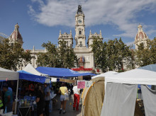espana/comunidad-valenciana/20261007/acampados-vivienda-valencia-piden-banos-hagan-necesidades-700-personas_467157