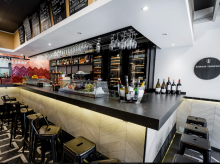 estilo-vida/restaurantes/20261010/taberna-castiza-toda-vida-frente-retiro-rinde-homenaje-cana-raciones_467528
