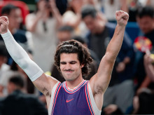 deportes/tenis/20261011/carlos-alcaraz-zizou-bergs-horario-donde-ver-tv-tercera-ronda-masters-1000-shanghai_468522