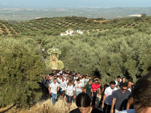 espana/la-voz-de-cordoba/religion-y-cofradias/20261011/virgen-sierra-cabra-regresa-santuario-arropada-cientos-devotos_468554