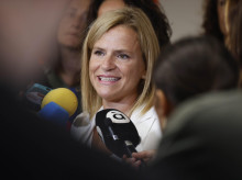 espana/comunidad-valenciana/20261012/pilar-bernabe-matricularse-filologia-47-anos-candidata-estrella-psoe-generales-29n_468663