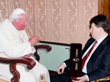 religion/vaticano/20261013/heras-cordon-vino-riojano-conquisto-san-juan-pablo-ii-abastece-vaticano-desde-hace-25-anos_468722