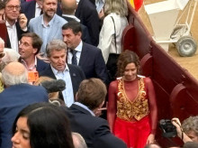 gente/20261012/feijoo-ayuso-ven-juntos-morante-ventas-toda-plaza-coreando-insultos-contra-sanchez_468813