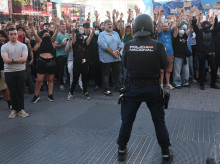 espana/madrid/20261012/policia-herido-dos-detenidos-enfrentamientos-entre-acampados-radicales-sol_468851