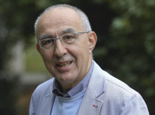 espana/galicia/20261013/xose-lopez-maestro-periodistas-referente-periodismo-digital-premio-diego-bernal-trayectoria_468940