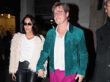 gente/20261015/escapada-brad-pitt-novia-espanola-paris-cine-grande-europa-musica-vivo_469207