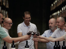 gente/20261013/rafa-nadal-alia-famosa-bodega-lanzar-primer-vino-tenista_469260