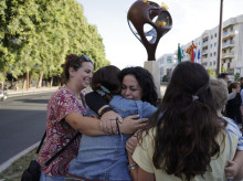 espana/andalucia/sevilla/20261015/amor-llena-vacio-sevilla-dedica-escultura-bebes-perdidos-embarazo_469671