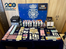 espana/madrid/20261015/detenidos-cinco-hombres-vender-hasta-doce-tipos-drogas-vivienda-madrid_469807