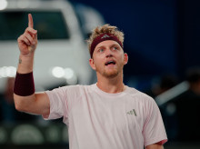 deportes/tenis/20261017/davidovich-sorprende-zverev-shanghai-mete-segunda-final-masters-1000_470698
