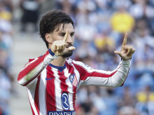 deportes/futbol/la-liga/20261017/gol-agonico-baena-da-victoria-atleti-cornella_470724
