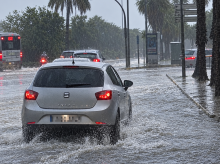 espana/comunidad-valenciana/20261017/tormenta-rayos-inusual-violencia-golpea-sur-alicante_470802