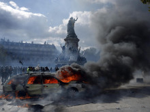 internacional/20261018/primer-ministro-frances-senala-izquierdista-melenchon-disturbios-responsabilidad-politica_470845