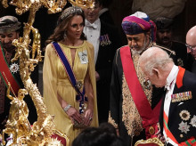 gente/20261021/carlos-iii-habla-arabe-kate-middleton-deslumbra-tiara-imponente-ante-sultan-oman_471985