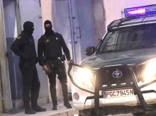 espana/20261023/detienen-dos-activistas-vinculados-ong-ceuta-instigaba-atacar-agentes-policiales_472865
