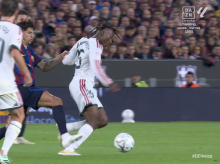 deportes/futbol/20261025/polemica-clasico-roja-directa-arbitro-perdono-cancelo-brutal-entrada-diomande_473695