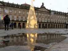espana/galicia/20261027/acampada-vivienda-obradoiro-podria-condicionar-arbol-navidad-plaza_473935