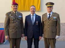 espana/comunidad-valenciana/20261027/jose-capilla-recibe-cruz-merito-militar-distintivo-blanco-dia-delegacion-defensa-comunidad-valenciana_474429