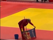 deportes/20261030/graban-operaria-mundial-lucha-libre-fregando-tatami-bandera-barcelona_475502