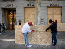 espana/madrid/20261031/comercios-blindan-escaparates-refuerza-seguridad-ante-llamamientos-blocus-sabotajes_476000