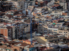 espana/cataluna/barcelona/20260416/barcelona-ciudad-dificil-alquilar-casi-centenar-personas-compiten-cada-piso_407007