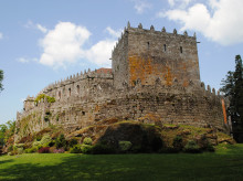 espana/galicia/20260820/reto-pone-prueba-amantes-vino-castillo-galicia-cata-ciegas-entre-vinedos_450568