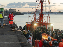 espana/20260916/tres-muertos-herido-critico-65-personas-rescatadas-neumatica-lanzarote_459513