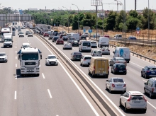motor/20261019/mecanico-explica-recomienda-conducir-hora-autopista-limpiar-motor-coche-cnsm_471103
