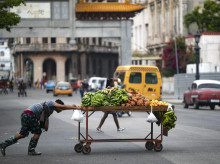 economia/20260323/asi-hunde-economia-cubana_398796