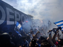 espana/galicia/20260518/policia-realiza-controles-alcoholemia-riazor-veta-entrada-numerosos-aficionados-deportivo_418844