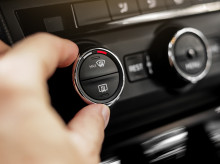 motor/20260226/mecanico-explica-boton-debes-llevar-activado-aire-acondicionado-coche-dure-cnsm_389678