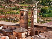 espana/castilla-la-mancha/20260922/telares-verticales-hermanan-sierra-alcaraz-cerdena-traves-tradicionales-alfombras_460956