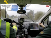 espana/galicia/20260521/conductora-quintuplica-tasa-alcohol-rompe-cepo-guardia-civil-interceptada-dos-veces_420145