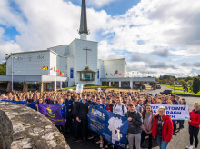 religion/iglesia/20260519/irlanda-vuelca-rosario-campana-masiva-vallas-publicitarias-invita-miles-santuario-knock_418896