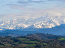 sociedad/sociedad-medio-ambiente/20260327/nevadas-viento-elevaran-riesgo-aludes-picos-europa-este-fin-semana_400870