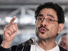 internacional/20260226/senador-comunista-candidato-petro-ivan-cepeda-duplica-intencion-voto-rivales_389675