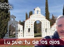 estilo-vida/viajar/20260301/enigmatico-monumento-ojos-levanta-50-minutos-madrid_389631