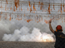 espana/comunidad-valenciana/20260301/mascleta-directo-fallas-2026-valencia-domingo-1-marzo-debate_390119