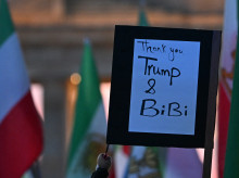 internacional/20260301/entre-banderas-consignas-berlin-clama-libertad-iran-frente-embajada-eeuu_390707