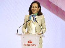 economia/20260309/ana-botin-compra-300000-acciones-santander-casi-3-millones-medio-caida-mercado_393966