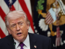 internacional/20260306/estados-unidos-autoriza-durante-30-dias-venta-india-cargamentos-petroleo-ruso-varados-mar_392735