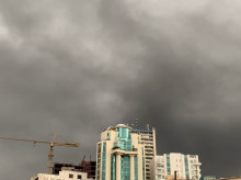 internacional/20260308/cielo-teheran-cubre-nueves-toxicas-ataque-israeli-instalaciones-petroleras_393386