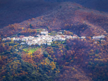 estilo-vida/viajar/20260328/bonito-desconocido-pueblo-blanco-andalucia-bosque-encantado-perfecto-ninos_400898