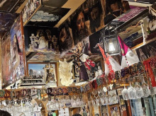 espana/andalucia/20260331/juanma-moreno-hace-parada-historico-bar-cofrade-granada-pleno-lunes-santo_401943