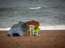 sociedad/sociedad-medio-ambiente/20260331/viento-calima-olas-pone-aviso-nueve-comunidades-puertas-jueves-santo_401993