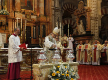 espana/la-voz-de-cordoba/religion-y-cofradias/20260331/obispo-llama-sacerdotes-cordoba-espiritualidad-comunion-solemne-misa-crismal_402164