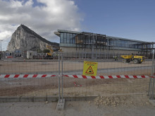 espana/andalucia/20260401/aplicacion-acuerdo-gibraltar-preve-retirada-verja-retrasa-15-julio_402418